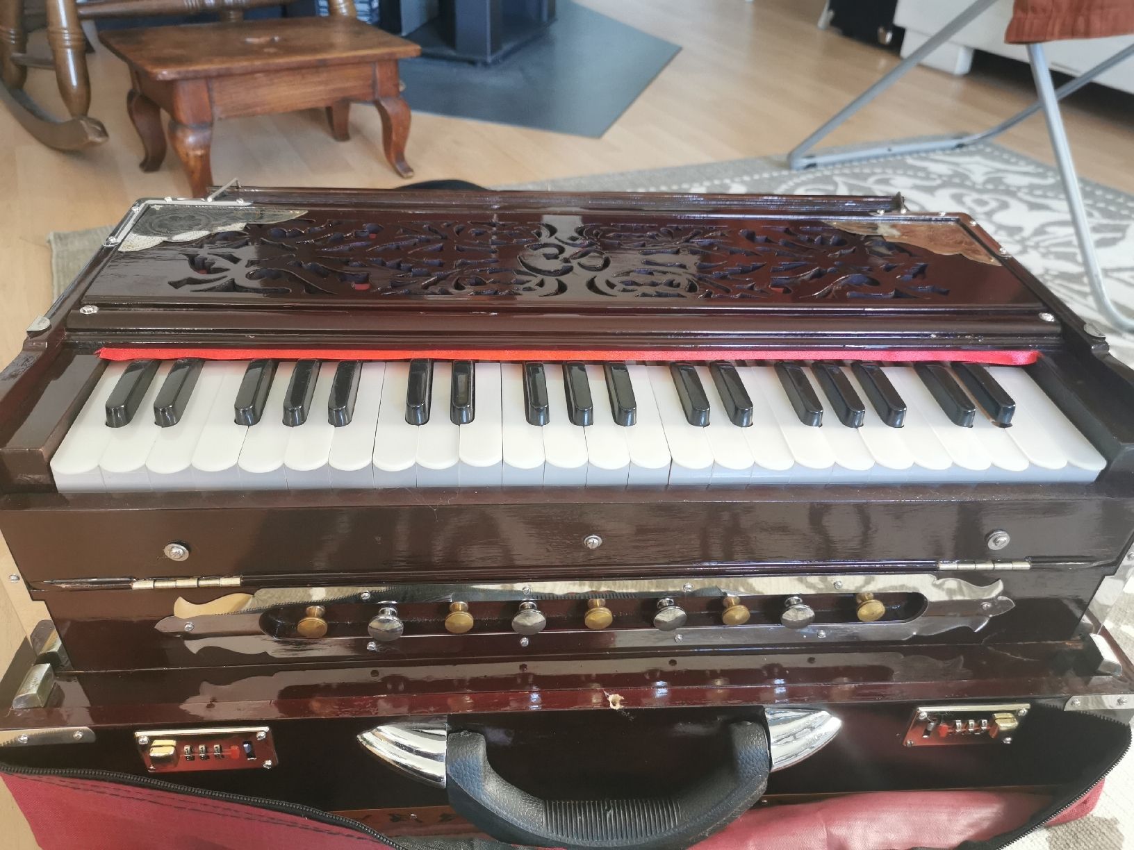 Strumenti musicali: Indisches Harmonium – Usato da Luzern venduto da buypie