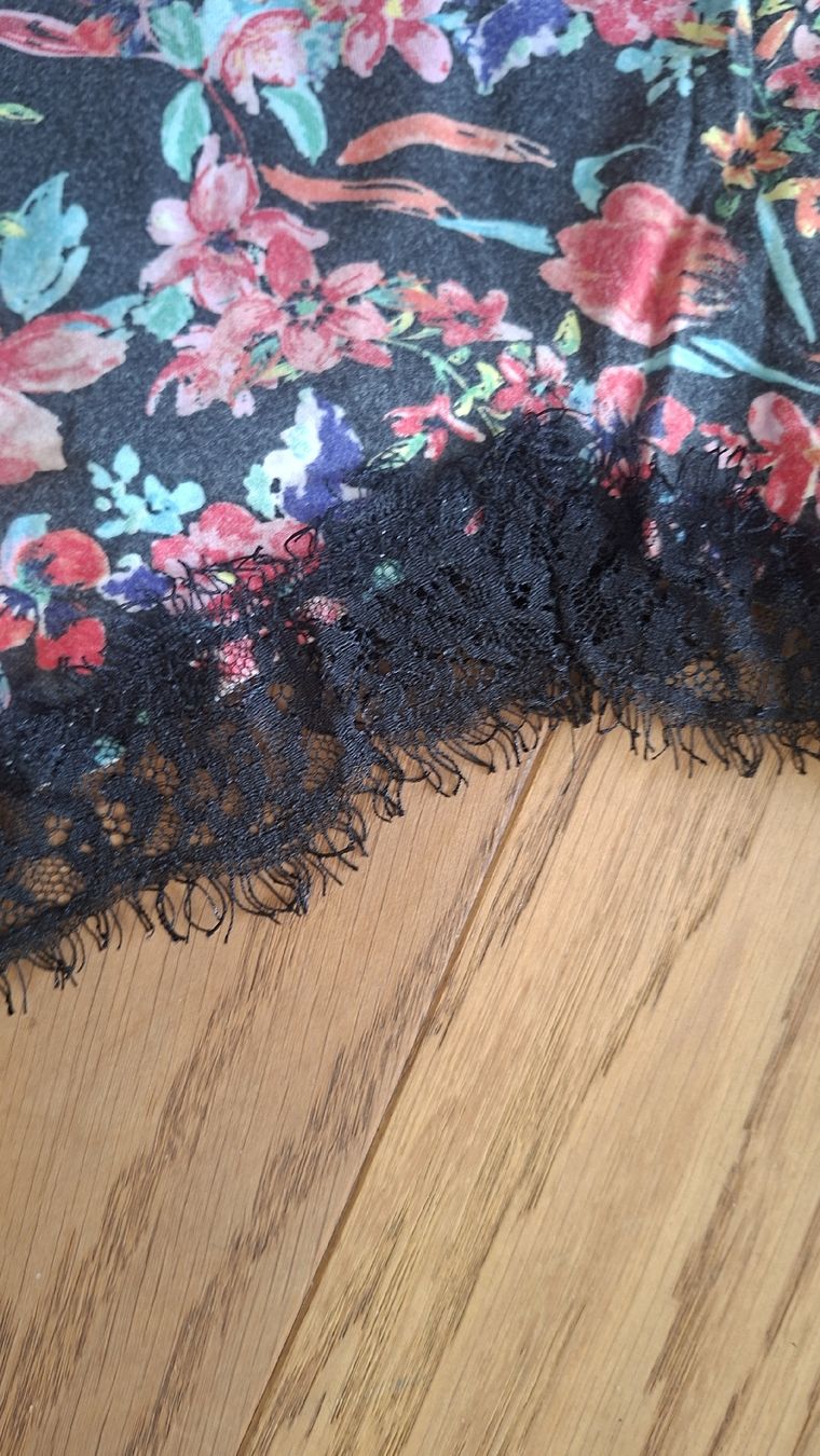 Hunkemöller Negligees & Pigiami: Schlaf-Jumpsuit mit Blumenmuster – Usato da Oberengstringen venduto da Kimchimon 2
