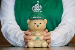 Limited Starbucks BEARISTA Teddybär mit Mütze und Strohhalm 