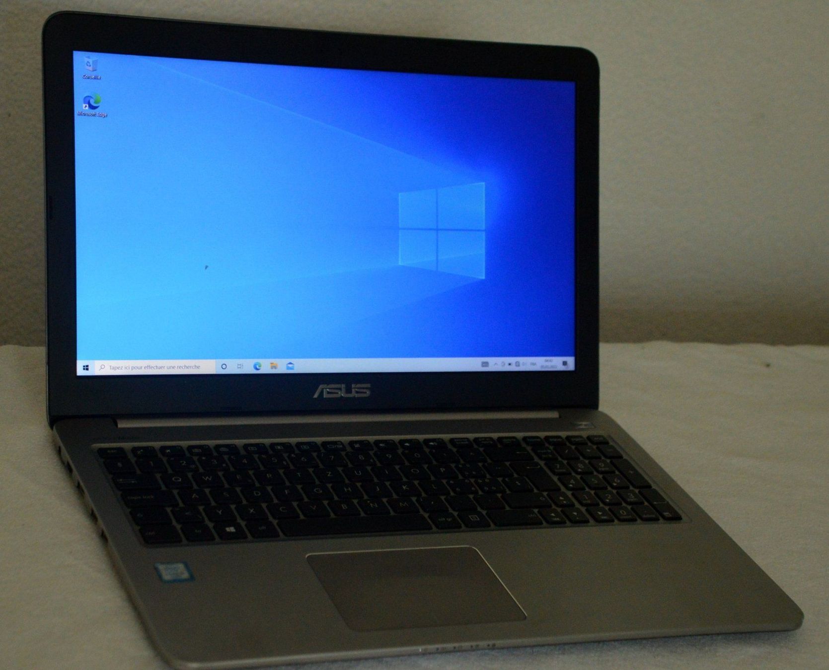 Asus Notebooks: Laptop Asus K501UQ 15.6" i5 – Gebraucht aus Collonges von arashee 1