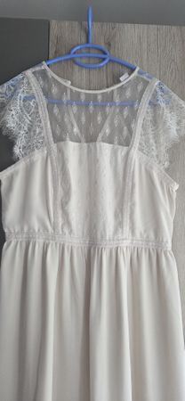 Kleid in Grösse 42, neuwertig.