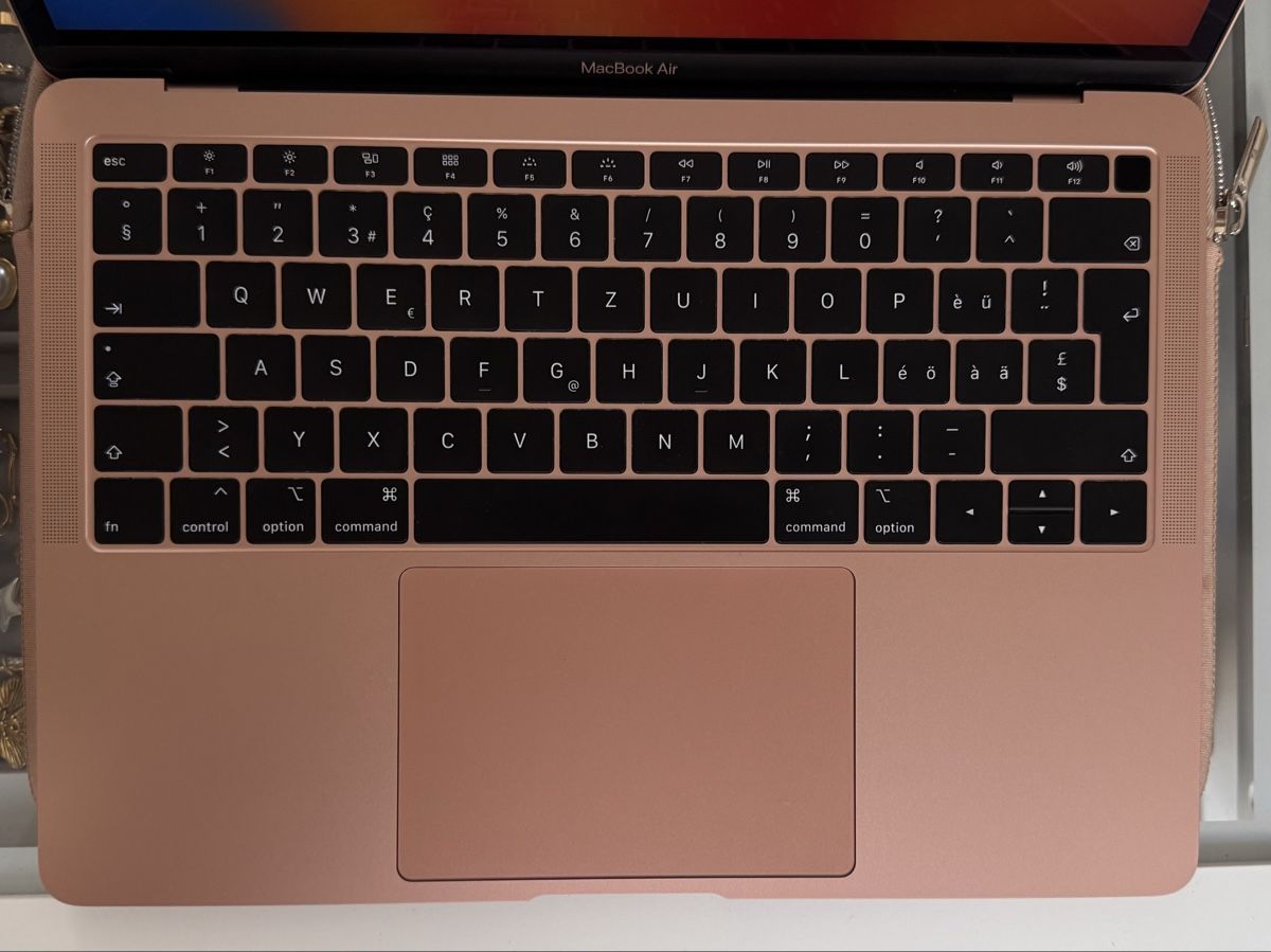 Apple Notebooks: Mac Book Air 2020 128 GB 13‘‘ – Gebraucht aus Sissach von jameliagr 1