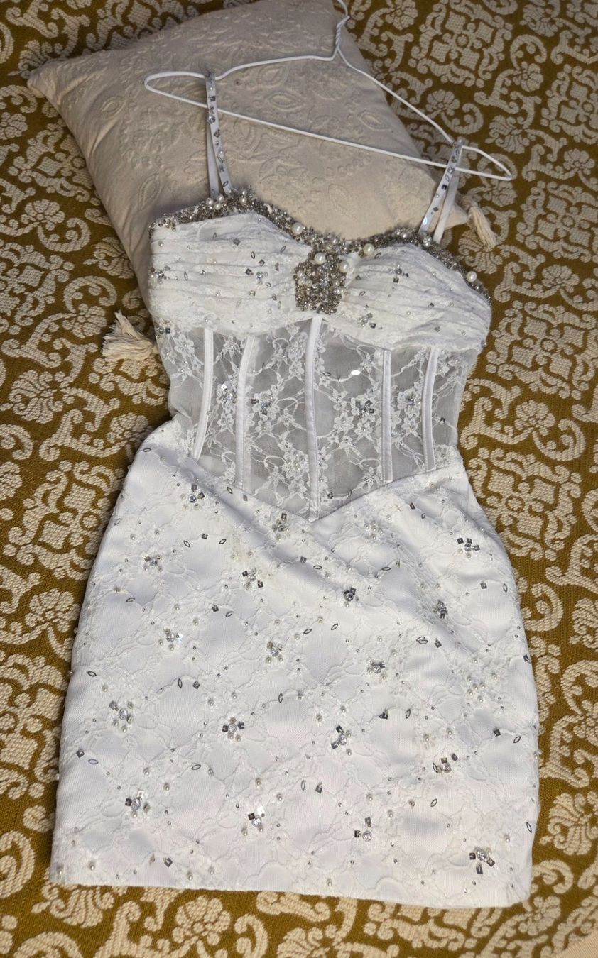 Vestiti: Corsagenkleid mit Strasssteinen verziert – Usato da Leissigen venduto da ali_k9v8 4