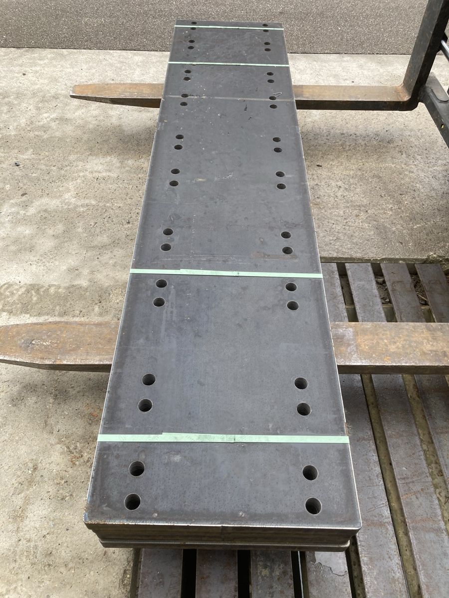 Piatti di portata: 4 Stk Stahlplatten – Nuovo (secondo la descrizione) da Uerkheim venduto da Dealer-4813