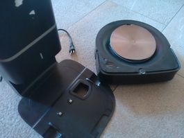 Robot aspirateur iRobot Roomba s9+ base