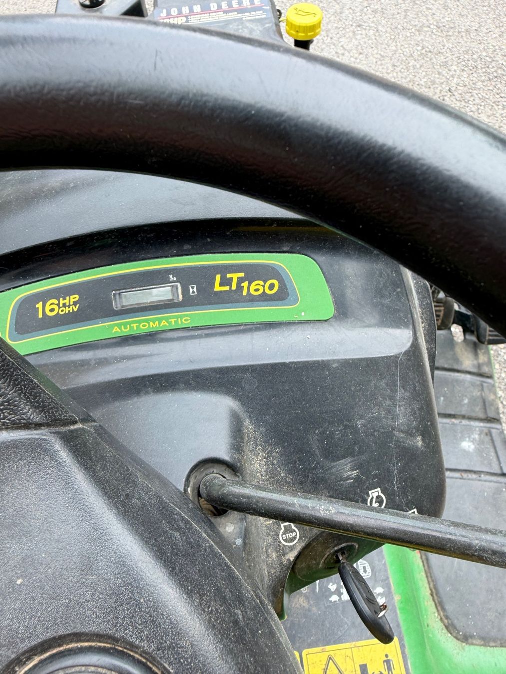 John Deere Rasenmäher: John Deere LT 160 Rasentraktor Ab1.- – Defekt aus Zuchwil von cer_tb8y 7