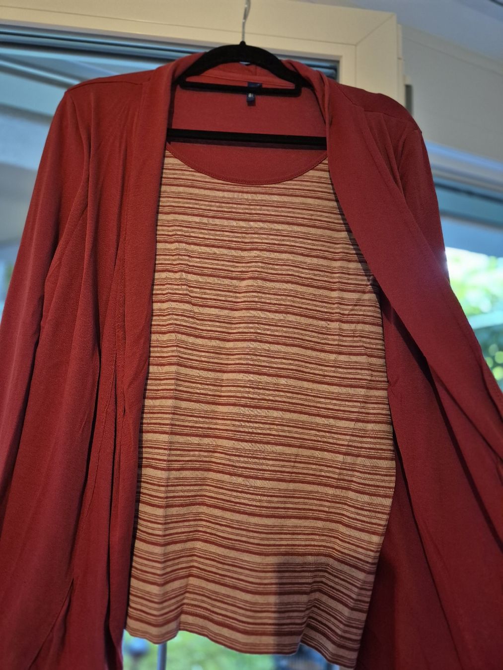 Lotti di vestiti: Damen Set: Strickjacke & Top, Gr – Nuovo (secondo la descrizione) da Zürich venduto da mit_jz2x