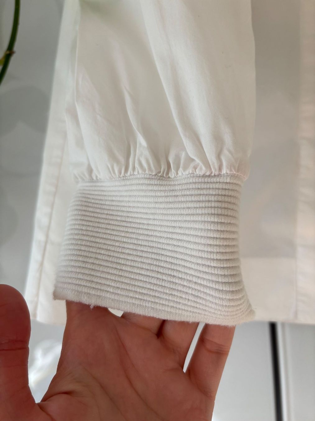 Cos Blusen: COS weisse Bluse mit verdeckter Knopfleiste Gr. 36 – Gebraucht aus Zürich von missmodernage 5