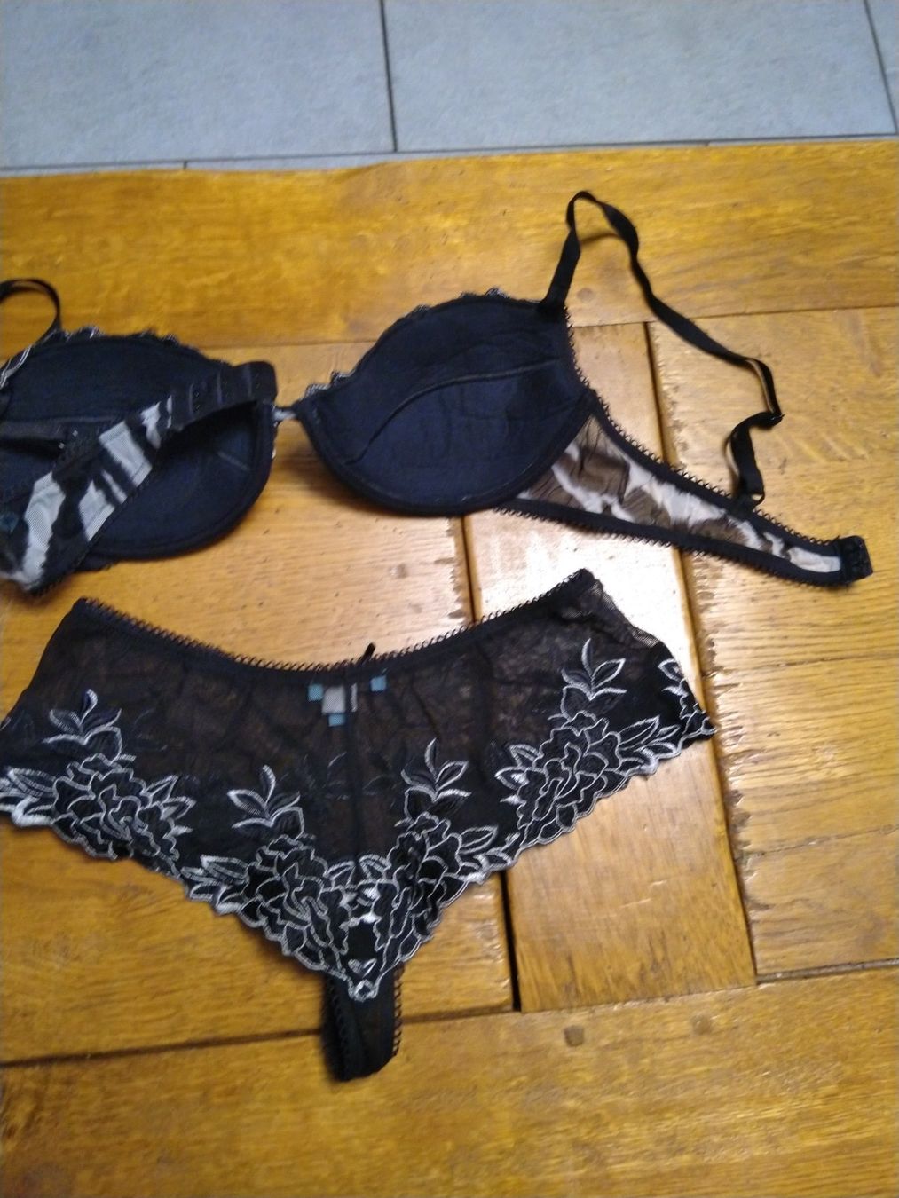 Guess Altra biancheria intima: Unterwäsche – Usato da Rieden AG venduto da Galina11 1