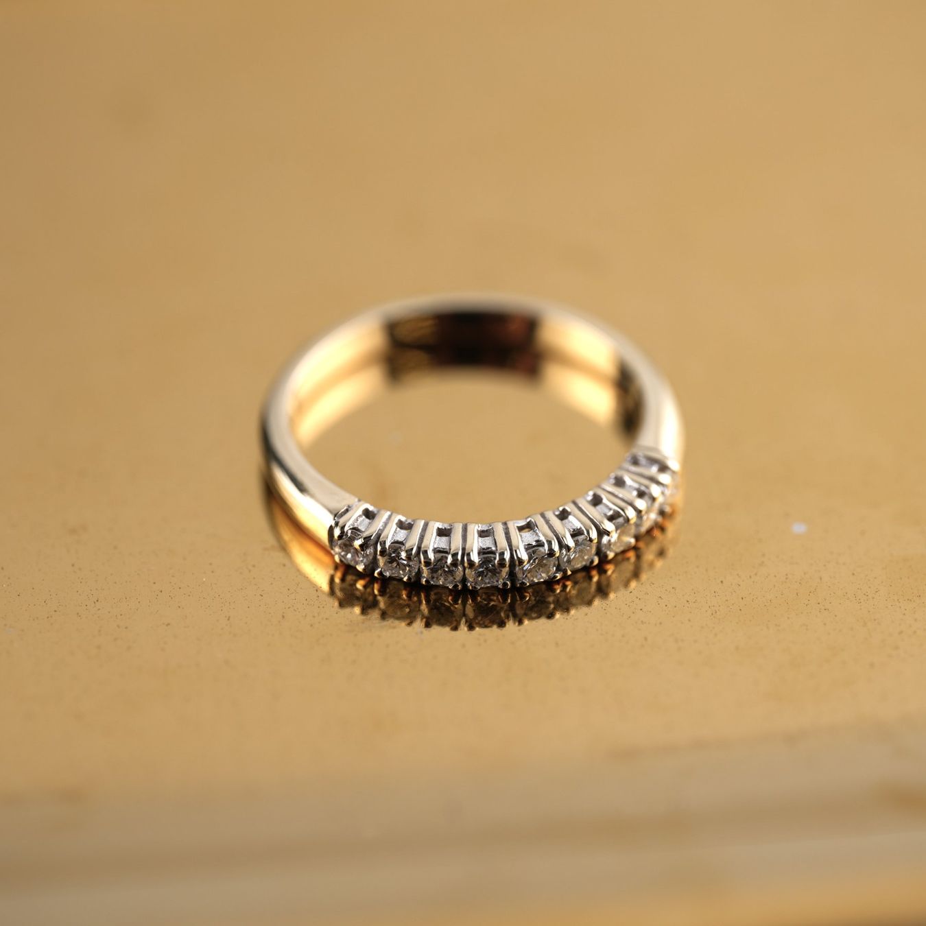 Ringe: Goldring 18K mit 9 Diamanten – Gebraucht aus Basel von Vip24 3