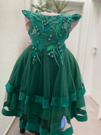 Festliches, grünes Kleid für Mädchen, Gr. 128/134