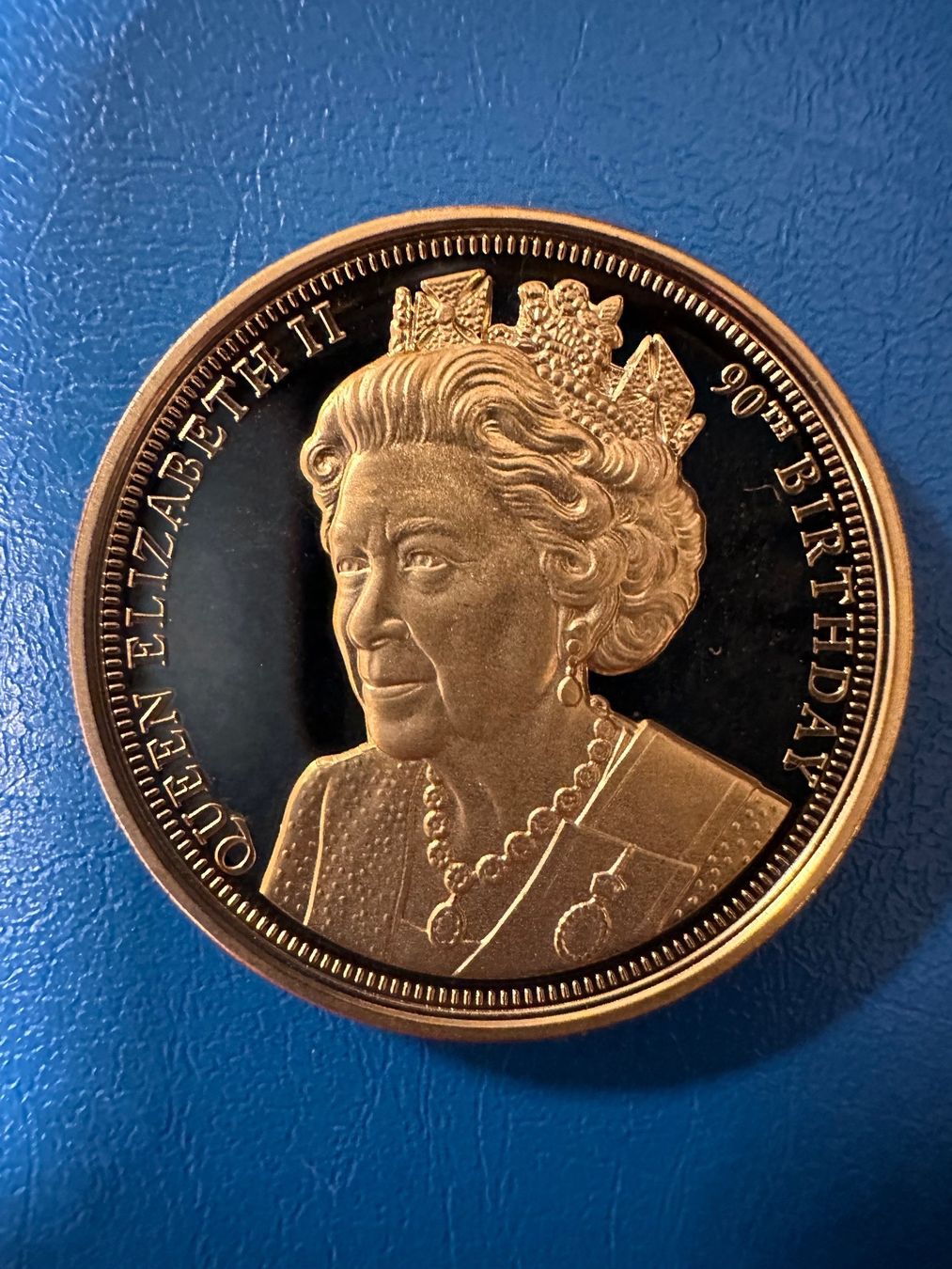 Medaglie: MAGNAE BRITANNIAE 90. GEBURTSTAG QUEEN – Usato da Watt venduto da phila13 1