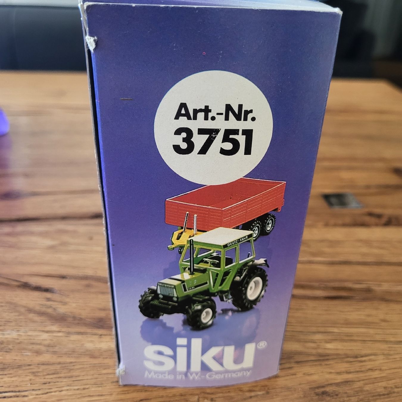 Siku Modellbausätze & Standmodelle: Siku Traktor mit Anhänger – Neu und originalverpackt aus Kägiswil von Megafi56 2