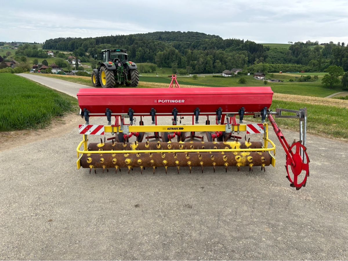 Tutte le macchine: Grubber Pöttinger mit Sägerät / Sämaschine / Drillbox – Usato da Courgevaux venduto da Querly 5