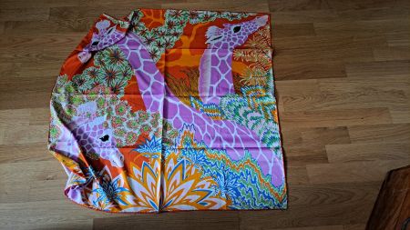 magnifique foulard en soie thème girafes