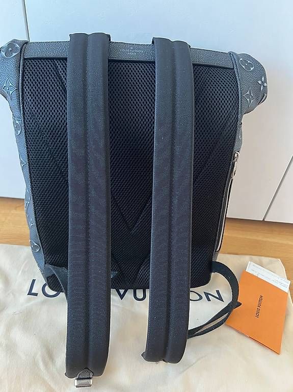 Louis Vuitton Rucksäcke: LOUIS VUITTON  Deboss Roll Top Backpack Leather M21359 – Neu (gemäss Beschreibung) aus Ehrendingen von Nr.7 1