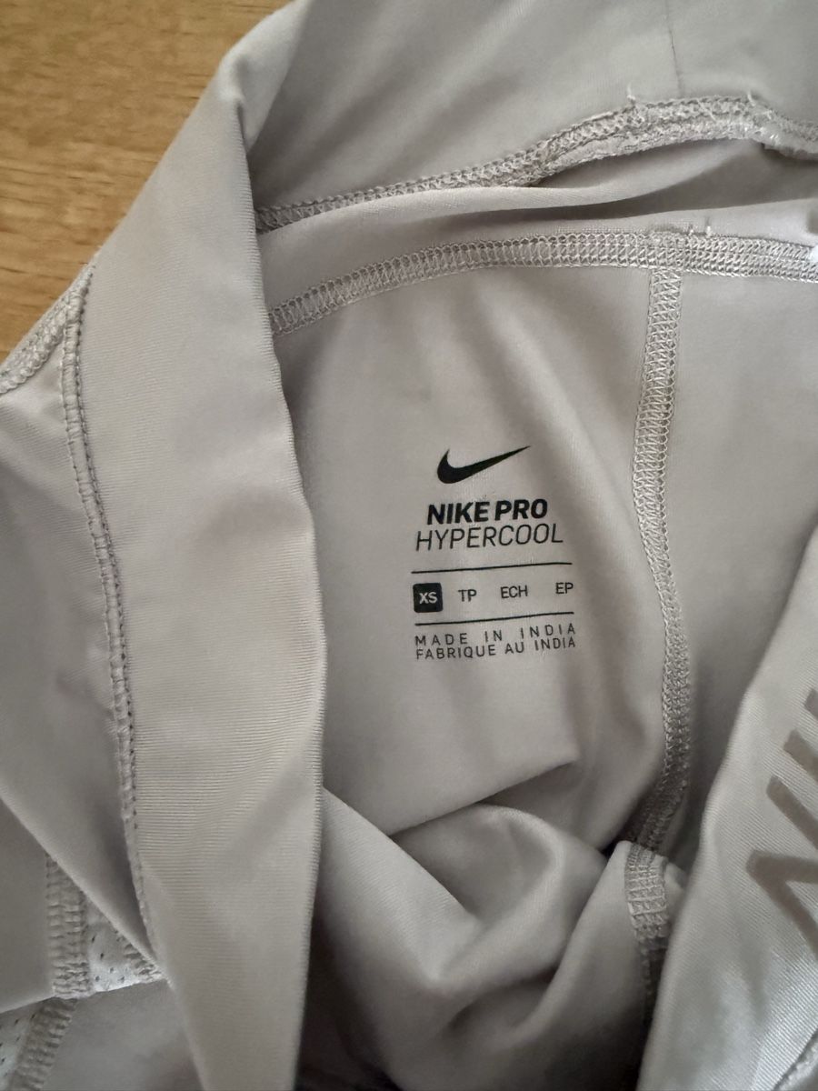 Nike Leggings: nike running leggins XS beige – Usato da Neuhausen venduto da ddelucia87 3