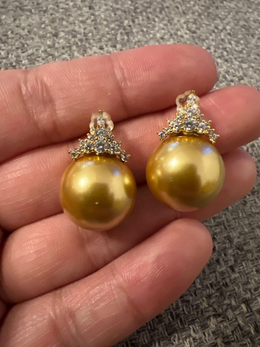 Orecchini pendenti & Orecchini a lobo: Goldene Ohrringe mit Strass – Usato da Uznach venduto da Ya_x7x6