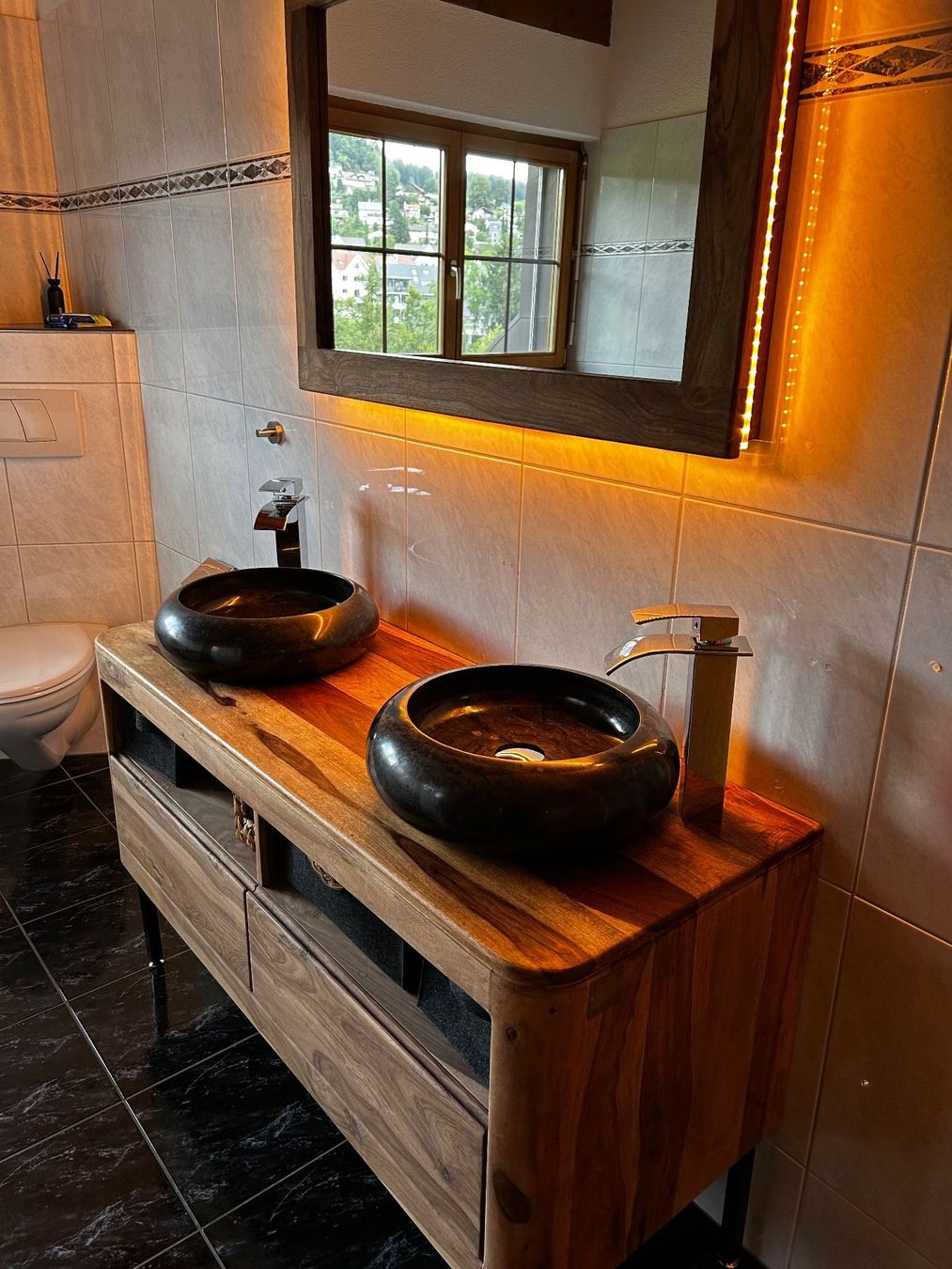 Badezimmer Möbel Set mit Doppelwaschbecken und Spiegel (Gebraucht) in Bäretswil für CHF 250 – nur Abholung auf Ricardo kaufen