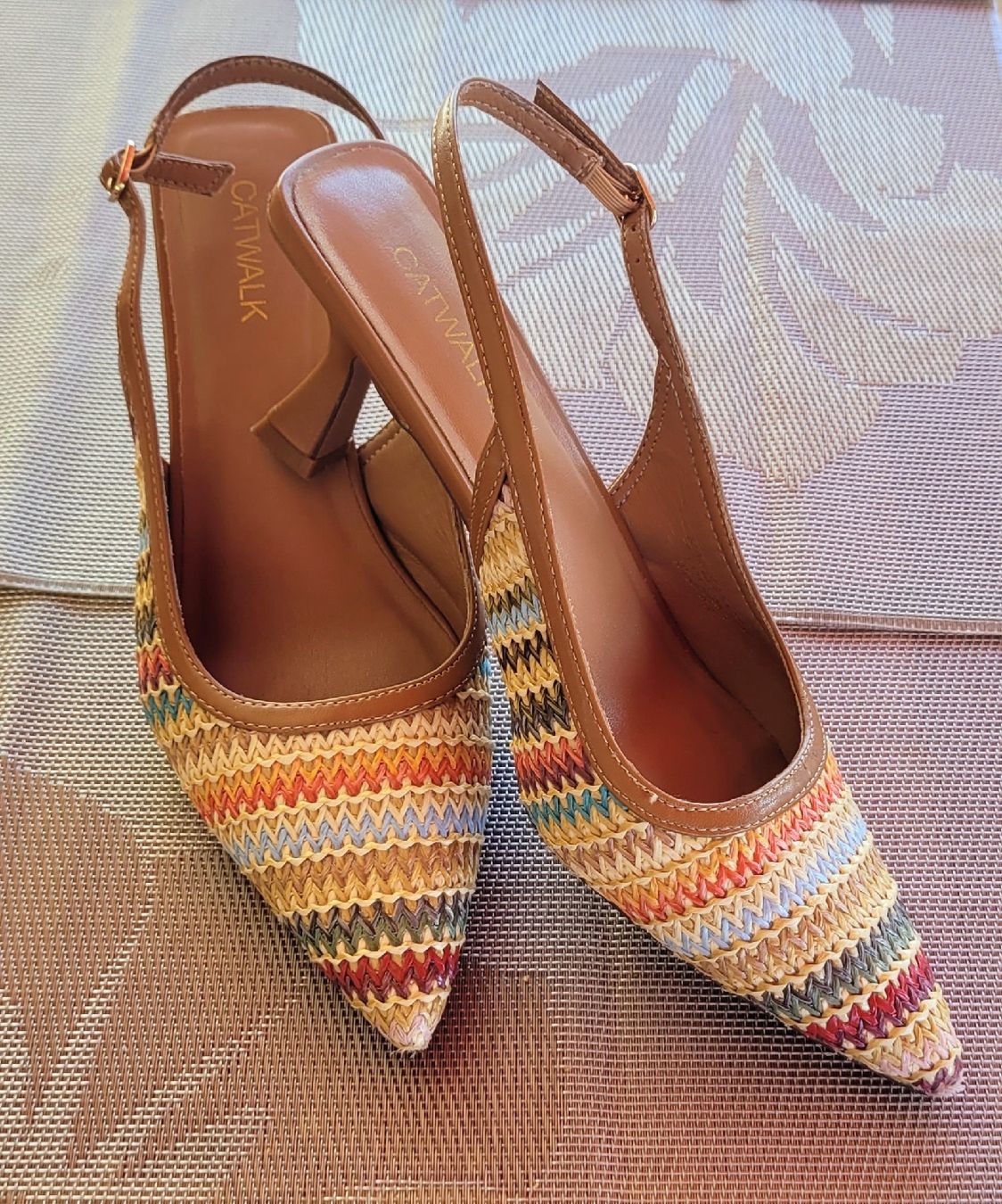 Scarpe da donna: Escarpins tressés pointure 38 – Usato da Neuchatel venduto da Annikika 2