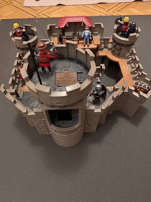 Spielzeuge: Ritterburg Playmobil – Gebraucht aus Zürich von Amanele 2