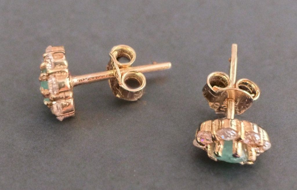 Orecchini pendenti & Orecchini a lobo: Boucles d’oreilles Petite Fleur Émeraude – Nuovo e nell'imballaggio originale da St-Maurice venduto da Sandrinette123 5