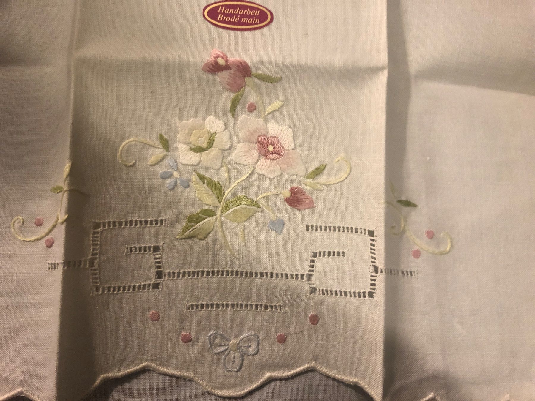 Altro in  Abbigliamento & Accessori: taschentuch, napperon, Handarbeit, Blumendesign gestickt – Nuovo e nell'imballaggio originale da Olten venduto da eti_r289 1