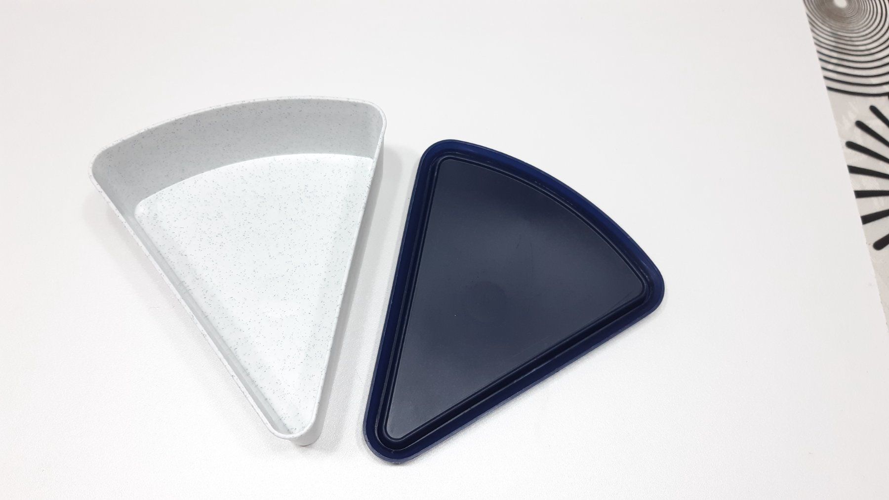 Tupperware Contenitori & Simili: Tupperware Tortenstücke - Tupperware tranche de gâteau – Usato da Savagnier venduto da Marderuth