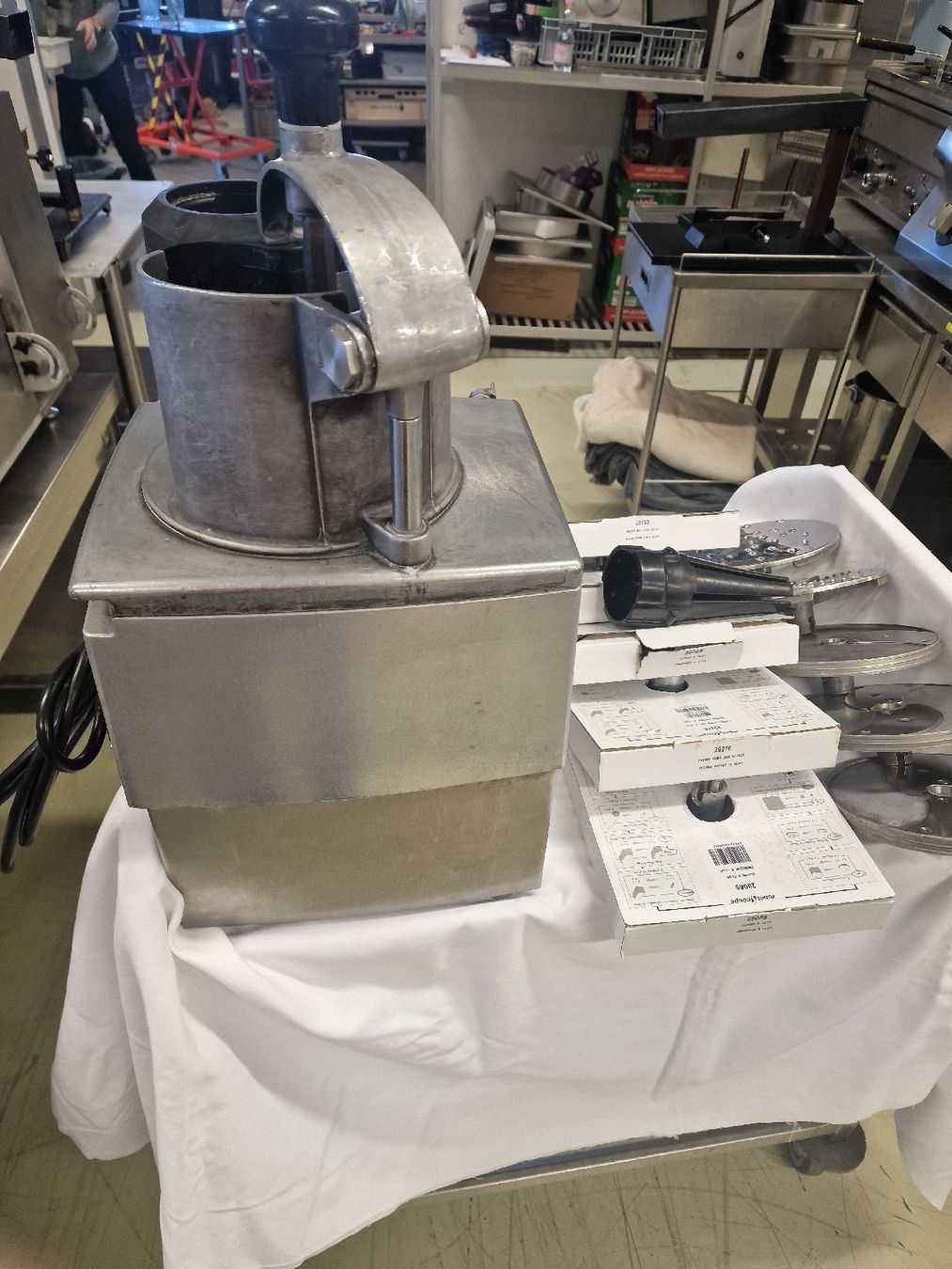 Küchengeräte: robot coupe  CL 50 – Gebraucht aus Niederwangen BE von HasGastrobedarf 2
