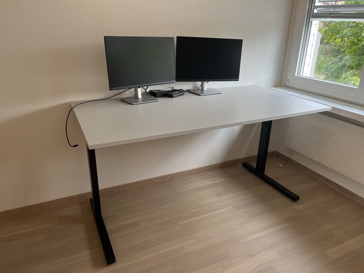 Scrivanie: Schreibtisch – Usato da Cham venduto da sbr_7cmv