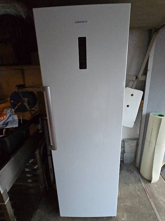 Gefrierschrank:  Gefrierschrank Kibernetik FSP  274 Liter No Frost – Gebraucht aus Niederuzwil von jolaki67 2