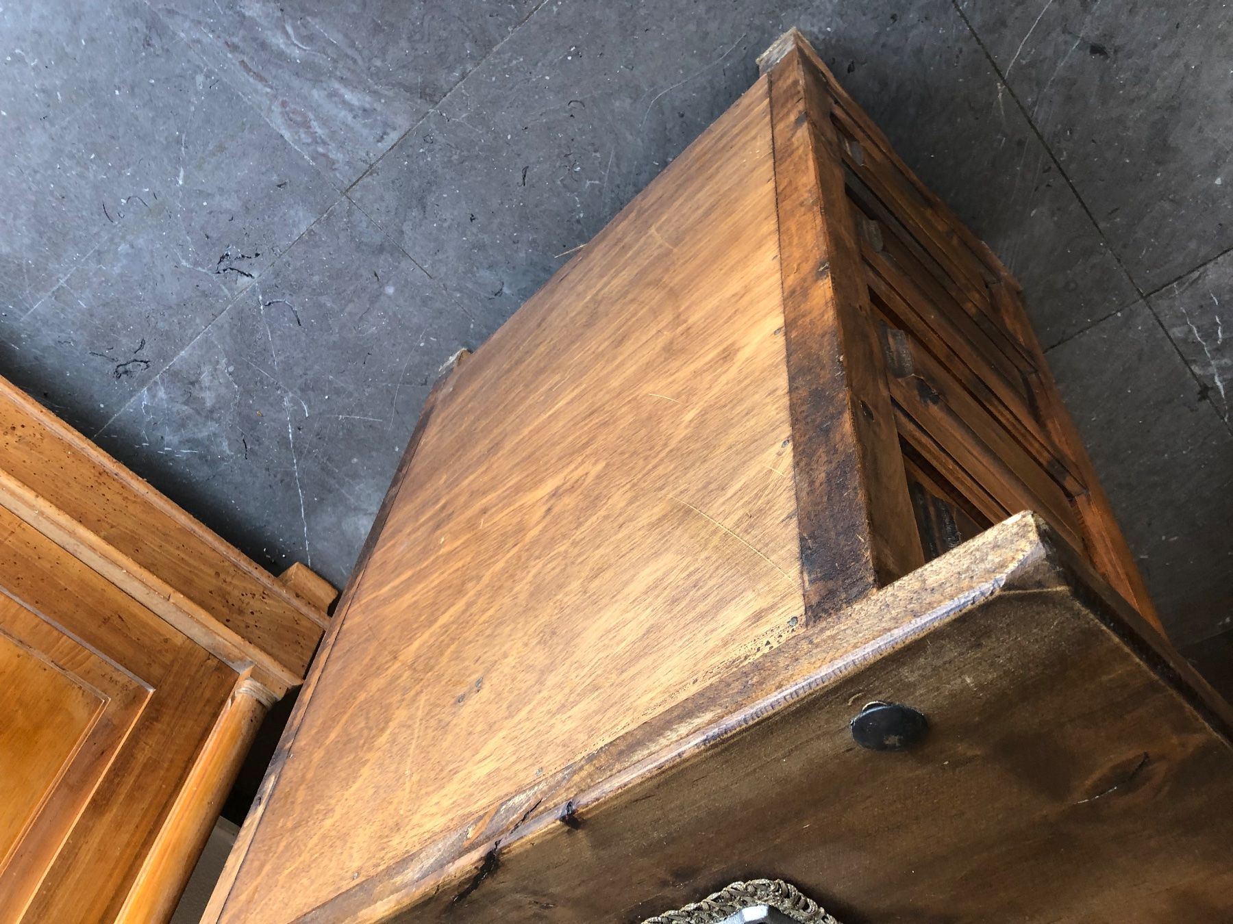 Commodes: Schönes Spanisches Schränkchen – D'occasion à Rothrist par bambus18 4