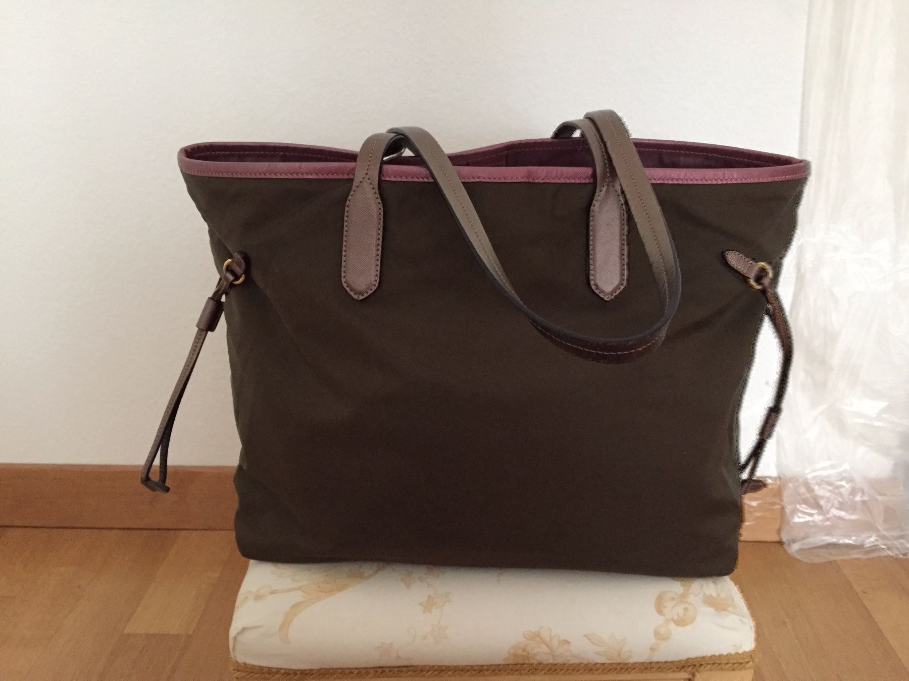 Prada Taschen für Damen: Original Neu Prada Tasche – Neu und originalverpackt aus Zürich von AngelRE 1
