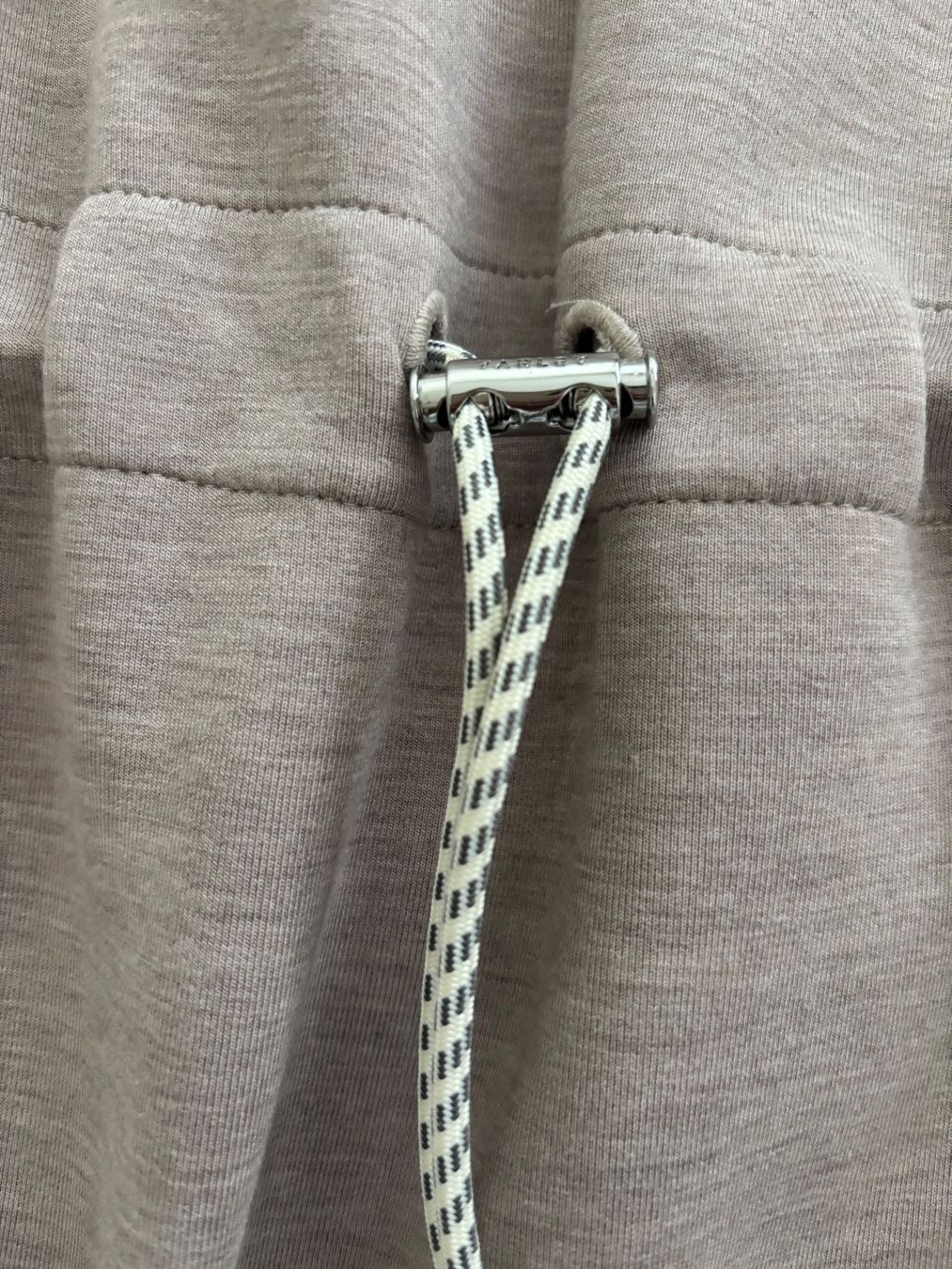 Maglioni & Felpe: Varley Athleisure Pullover – Nuovo e nell'imballaggio originale da Luzern venduto da Chiara.9 7