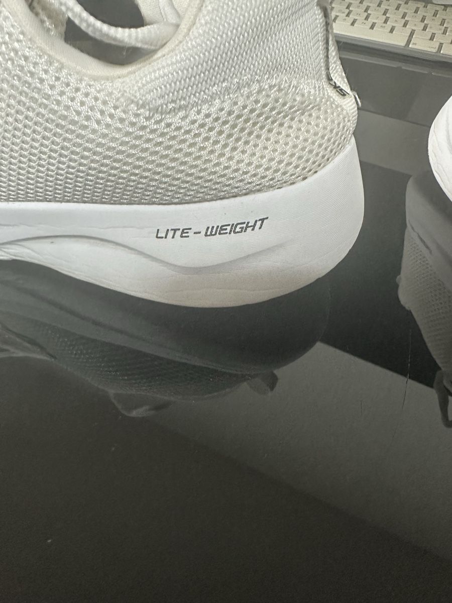 Skechers Herrenschuhe: Skechers Lite-Weight  Schuhe Weiss Grösse 46  – Gebraucht aus Ettingen von Vasantha25 4
