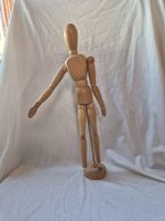 Mannequin  en bois, hauteur 30 cm