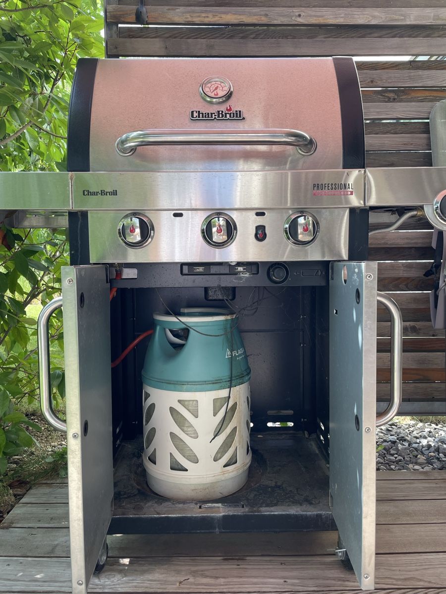 Grils: Grill à gaz – D'occasion à Cressier NE par davidneuch 1