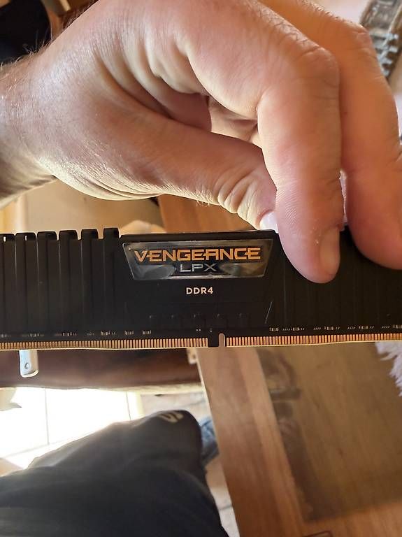 PC: PC Gaming 3.60 RTX 2070 Super 64go ram – Usato da Savièse venduto da LouvetG 3