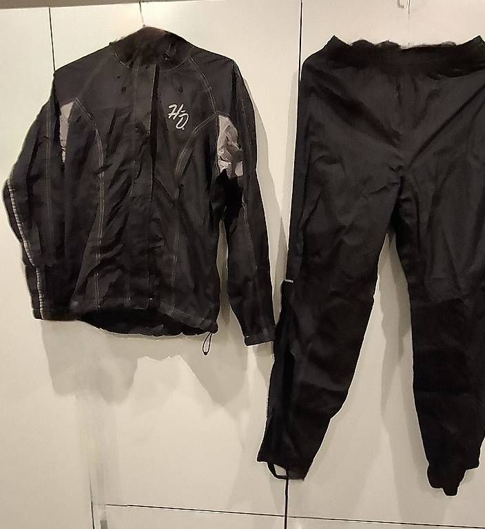 Ensembles & Tailleurs: Harley Davidson Regenkombi DamenGr.M – D'occasion à Vacallo par cross02