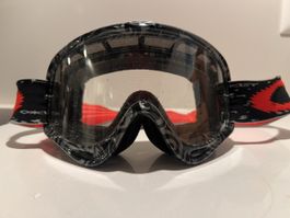 Skibrille Oakley schwarz rot gemustert gebrauchter Zustand