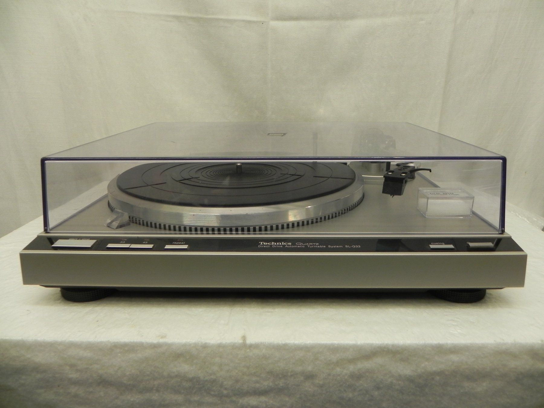 Technics Plattenspieler: Technics SL - Q33 ein hochwertiger Plattenspieler – Gebraucht aus Basel von Life-Style-Art