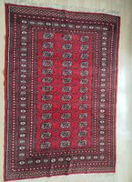 Iranischer orientalischer Teppich rot