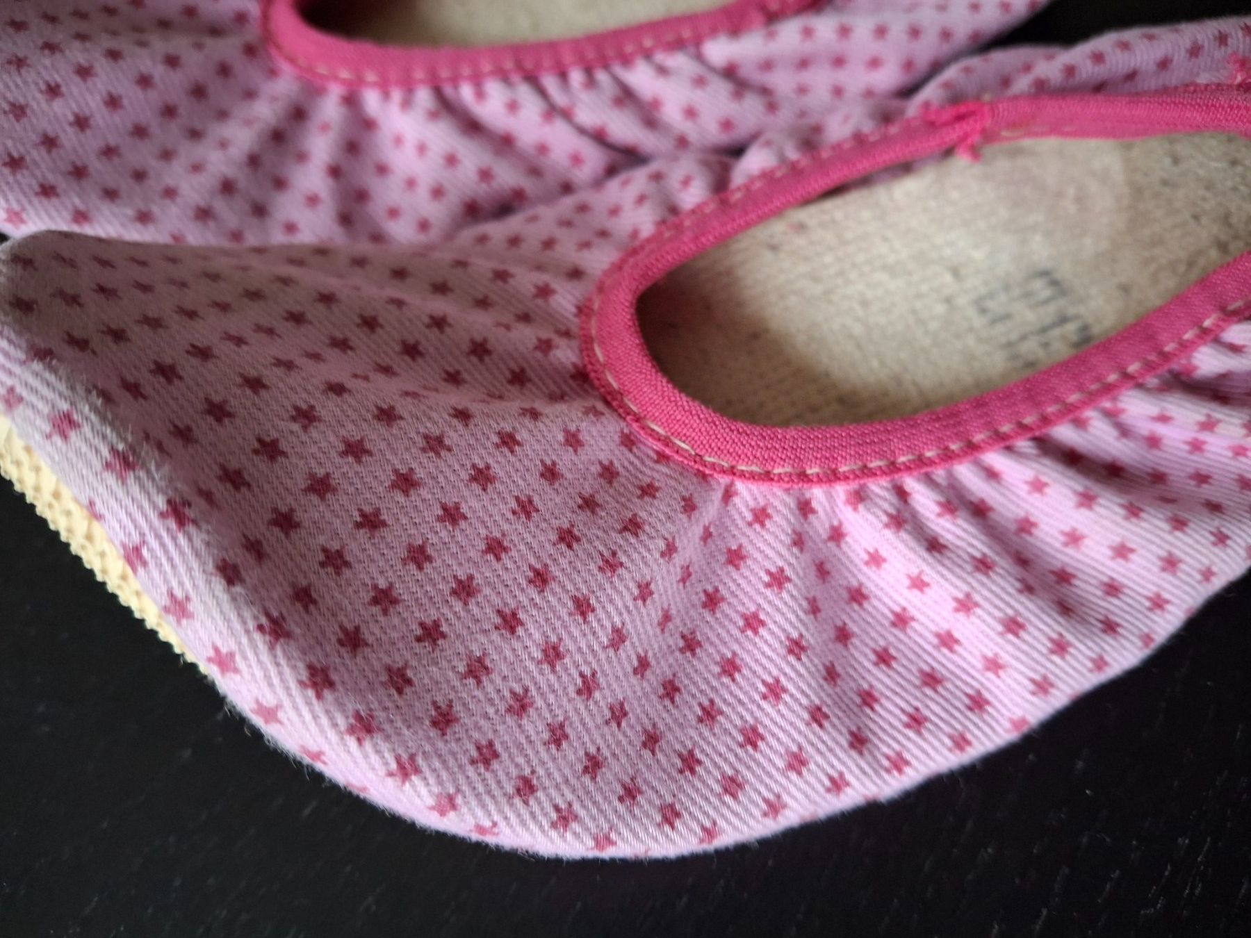 Scarpe per ragazze: Schläppchen / Gymnastikschuhe Grös 32 – Usato da Wiesendangen venduto da troawus 2