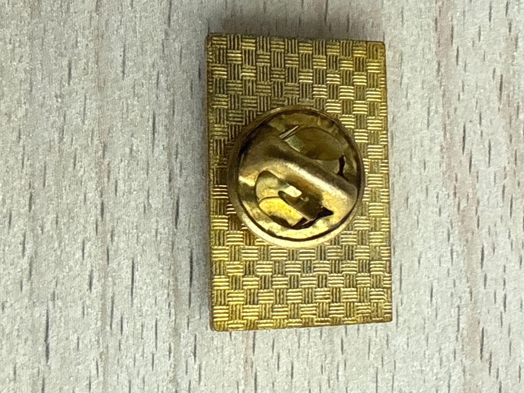 Placchette & Badge: Pin elf Congo Pilote EMP – Usato da Glattbrugg venduto da Schweigmatt 1