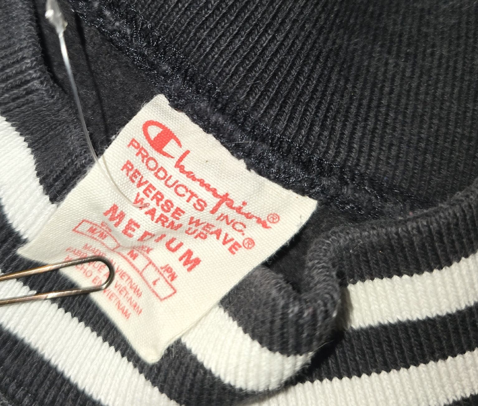 Maglioni & Felpe: Champion Reverse Weave Pullover schwarz Grösse M gestreift – Usato da Homburg venduto da Nessaaogg 1