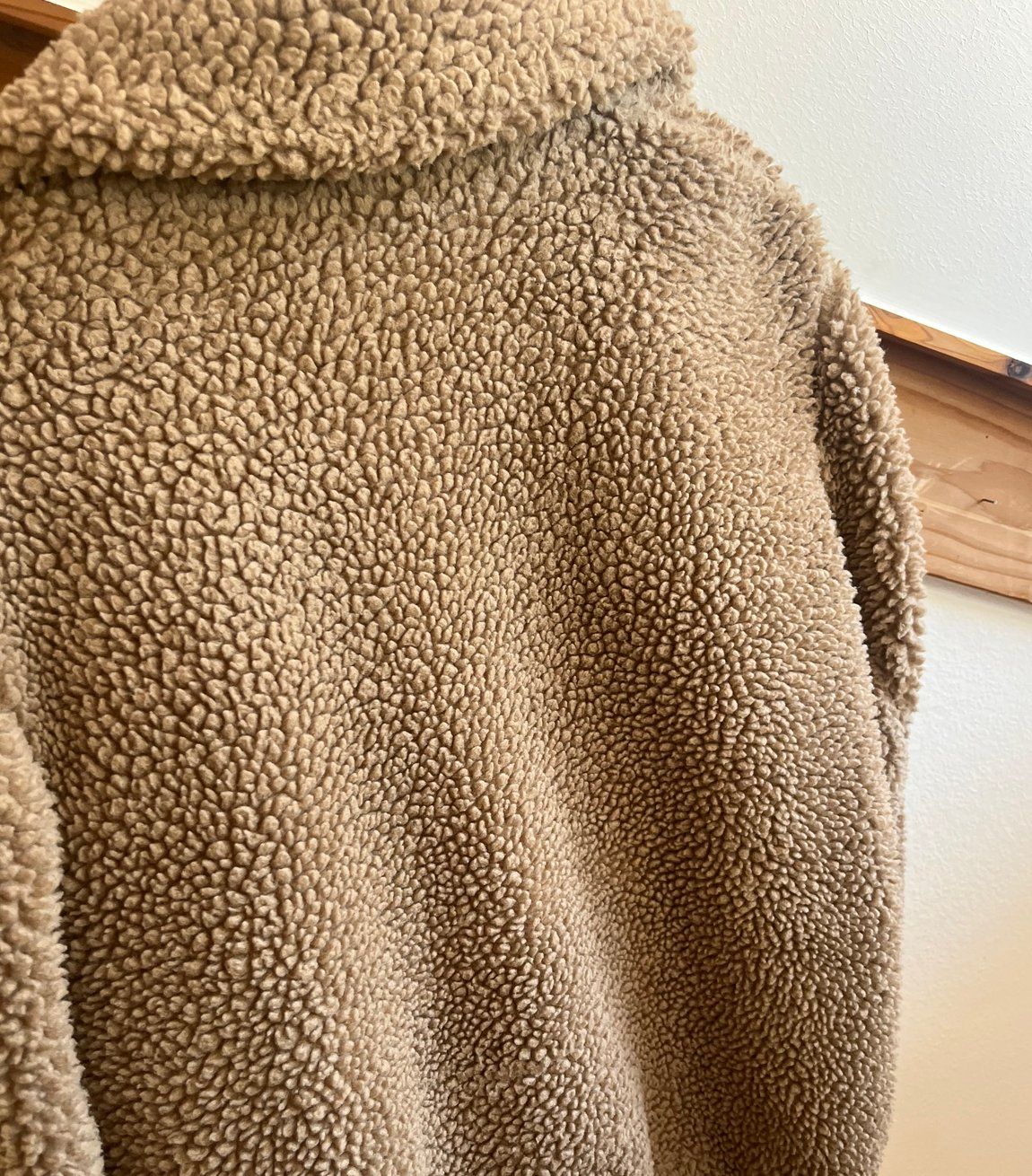 H&M Jacken: Veste teddy beige H&M – Gebraucht aus Hauterive NE von romyberbe 1