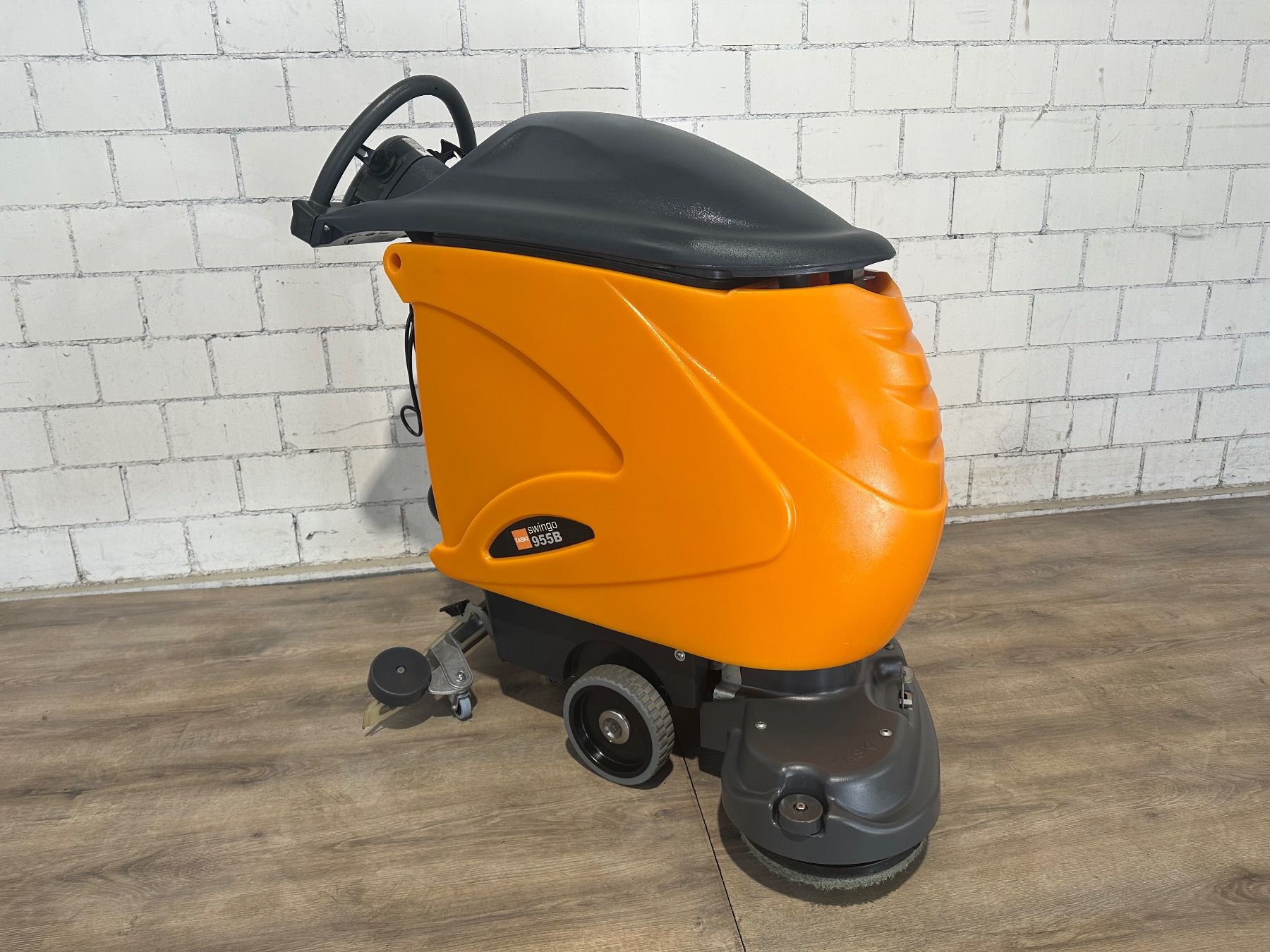 Kärcher Tutte le macchine: Taski Swingo 955B Neue Batterien – Usato da Bettwiesen venduto da chili1 1