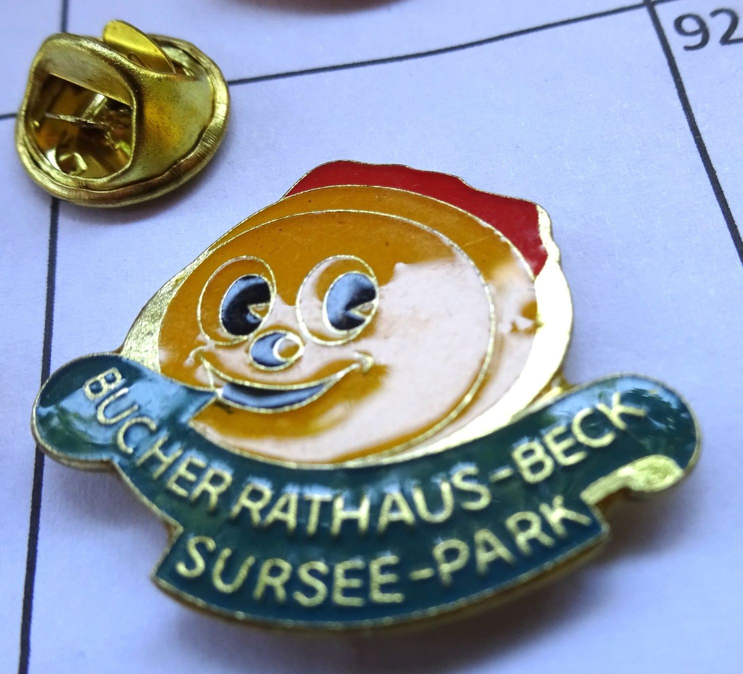 Placchette & Badge: Pin Bucher RATHAUSBECK  Sursee – Usato da Utzenstorf venduto da BUtter81
