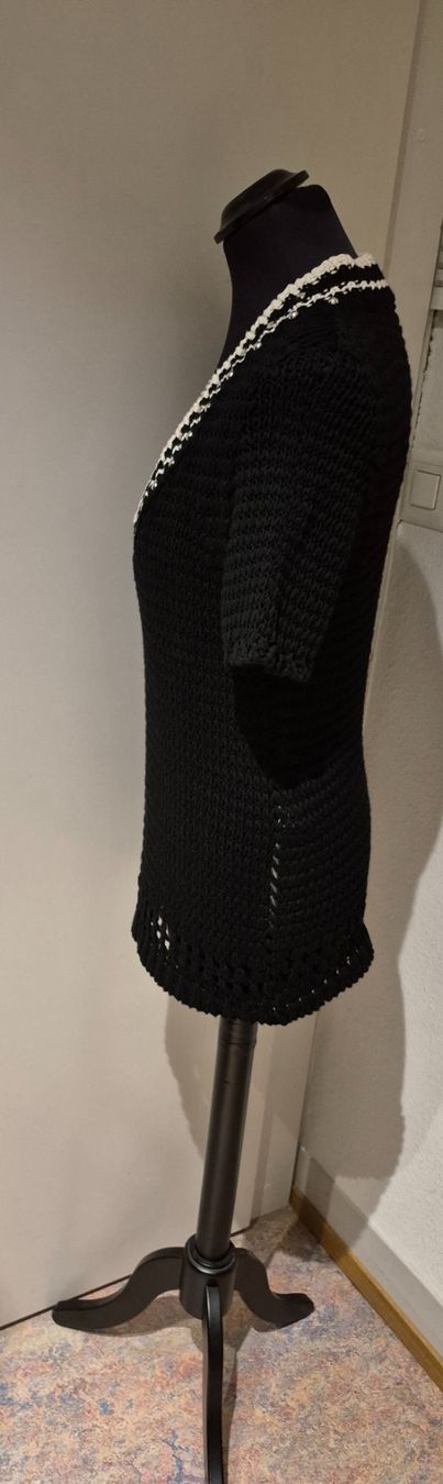 Twinset Pulls & Sweat-shirts: Schwarzer Strick Pullover kurzarm TWINSET Gr. xs – D'occasion à Zürich par Roberto040 1
