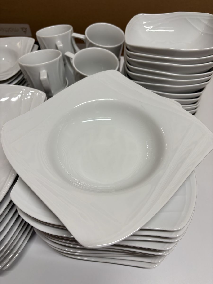 Migros Set di piatti: Cucina & Tavola Vanity – Usato da Gümligen venduto da Chants7 2